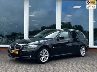 BMW 3-serie Touring 320i Luxury Line - Navi - PDC - LM