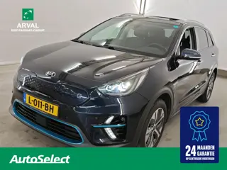 Kia E-Niro 64 kWh 204pk ExecutiveLine | SOH 100% | Leder | Schuifdak | Stuur- en Stoelverwarming | C