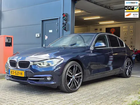 BMW 3-serie 330e Centennial High Executive Individual / SOH 92% !! / NWE BANDEN, ''19 VELGEN, LAADMO