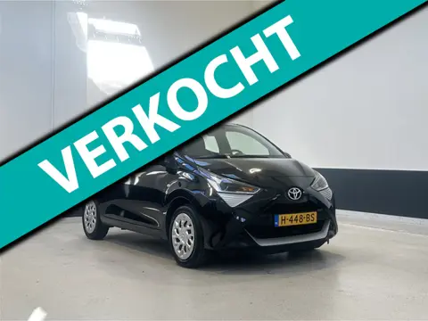 Toyota Aygo 1.0 VVT-i x-play Automaat | NL | 2 Eig | Apple Carplay/ Android auto| Navigatie | Camera