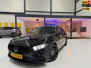 Mercedes-Benz A-klasse 250 224pk Sedan AMG-Pakket Aut. | Panoramadak Sfeerverlichting | MBUX | LED