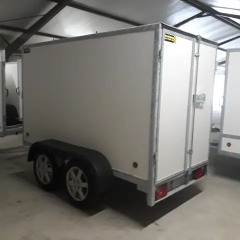 gesloten aanhangwagens roca