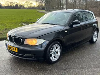 BMW 1-serie 118d Business Line | export of handel | rijd schakelt prima | motorkap gaat niet open