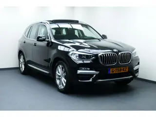 BMW X3 xDrive20i High Executive. Panodak, Camera, StoelVerw, Adap Cruise, 19"LMV, Haak 2400kg
