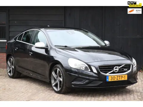 Volvo S60 1.6 T3 R-Design Navigatie/Parkeersensor/18"inch lmv/Trekhaak
