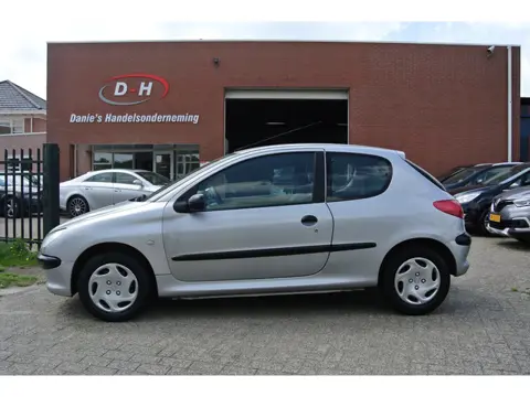 Peugeot 206 1.6-16V XT apk 24-04-2027 inruil mogelijk nap
