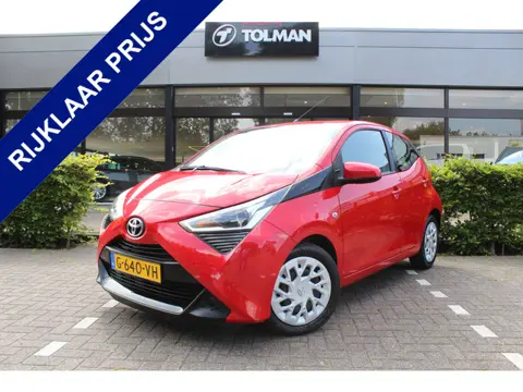 Toyota Aygo 1.0 VVT-i x-play | Rijklaar | Apple/Andriod | Airco | Camera | All-season | Dealer onder