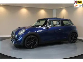 Mini Mini 2.0 Cooper S Chili Serious Business *Pano* JCW-Stuur|Leer|Stoelverw.|Camera|DAB|BT