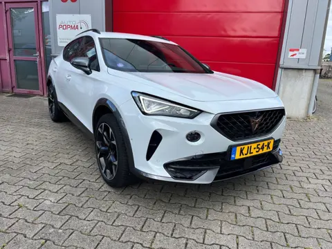 Cupra Formentor 1.4 TSI 265pk e-Hybrid Automaat / Plug in Hybrid SOH 94% / wegklapbare trekhaak / 19