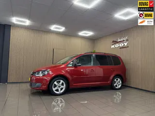 Volkswagen Touran 1.2 TSI Highline BlueMotion * 7 Persoons / Panoramadak / Trekhaak / Navigatie *