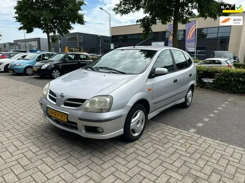 Nissan Almera Tino 1.8 Acenta