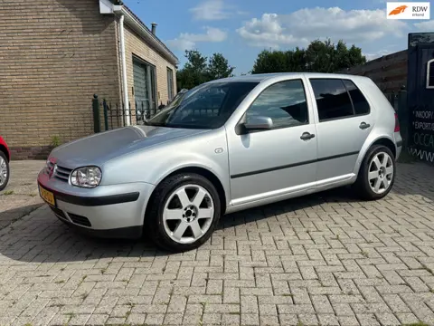 Volkswagen Golf 1.6-16V | CROSSER | ONDERDELEN | ROOKT | GEEN APK !
