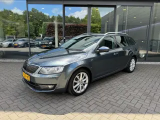 SKODA OCTAVIA 1.4 TSI 150pk Sport ,Navi,Keyless,Xenon,Stoelverw,Elekt Klep,Clima