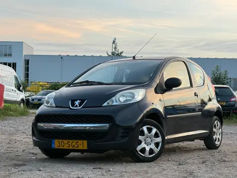 Peugeot 107 1.0-12V XR/ ZEER ZUINIG