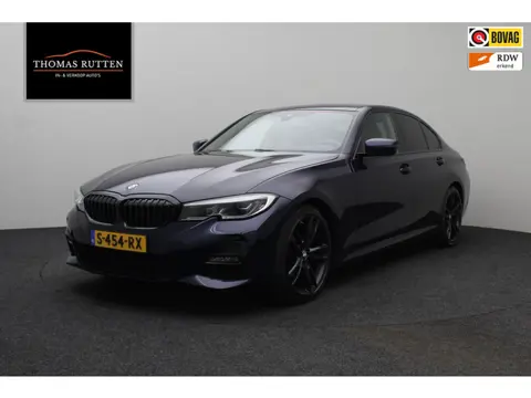 BMW 3-serie 320d xDrive High Executive 2020 | M-Pakket | Cruise Control | Achteruitrij Camera | Stuu