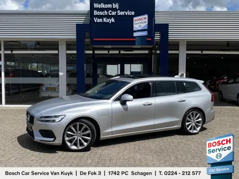 Volvo V60 2.0 T6 Twin Engine AWD Momentum Pro / Luxury Line / Styling Pack / NL-auto / 1e eigenaar /