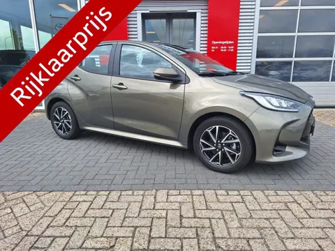 Toyota Yaris 1.5 Hybrid Dynamic (bj 2023, automaat)