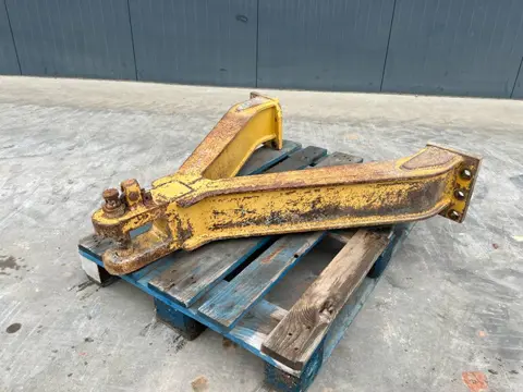 Cat D6H / D6R / D6T Zugtraverse / Trekhaak