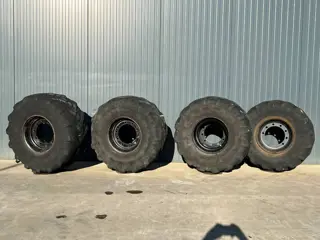Michelin 445/70R19.5 incl. rim