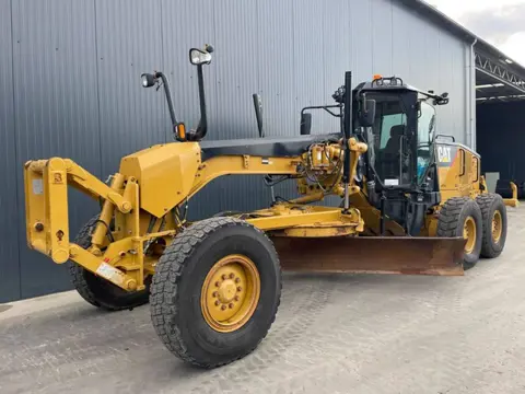 Cat 140M (bj 2014)
