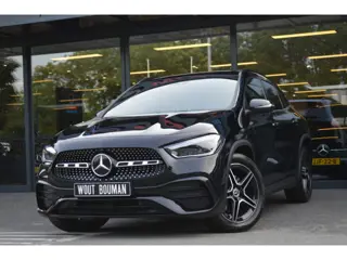 Mercedes-Benz GLA 250 e AMG Multibeam Panorama Widescreen Sfeer Camera Trekh Pdc