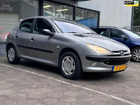Peugeot 206 1.6-16V Gentry/Airco/