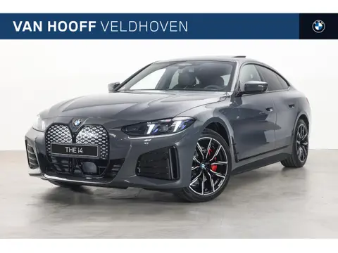 BMW i4 eDrive40 M Sport / Schuif-kanteldak / Trekhaak / M Adaptief onderstel / Parking Assistant Plu