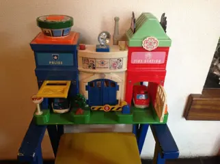 Brandweer, politie, ambulance station met licht en geluid