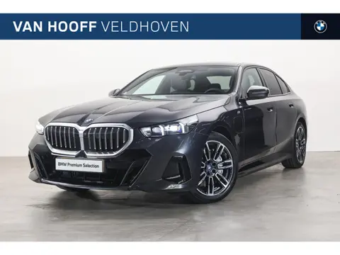 BMW 5 Serie 550e xDrive M Sport Automaat / Trekhaak / Adaptief onderstel professional / Comfort Acce