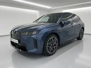 BMW iX xDrive45 101 kWh M-Sport | 22" | Driving Assistant Professional | Trekhaak | Harman Kardon | 