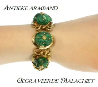 Antieke armband met gegraveerde malachiet.