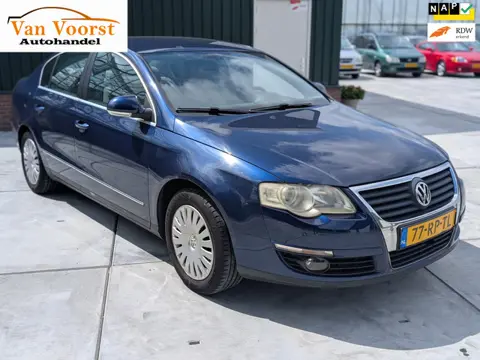 Volkswagen Passat 1.6 FSI rijdt zeer goed !