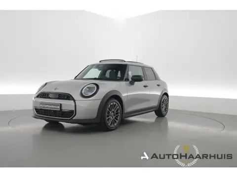 MINI 5-deurs 1.5 Cooper C - Pakket L | Rijklaar! | S/K-Dak | HUD | Harman/Kardon | Cruise | Camera+P