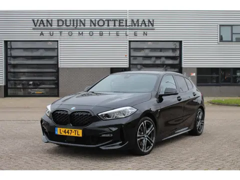 BMW 1-serie 118i Business Edition M Sport / Carplay / LED / N.A.P.