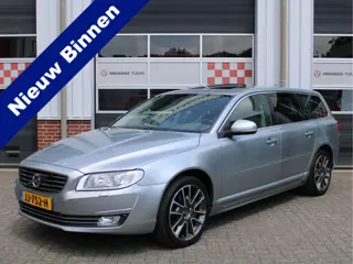 Volvo V70 2.0 T4 190pk Polar+ Standkachel/Dakraam/Leder/Voorruitverw./Stoelverw./Trekhaak/18inch