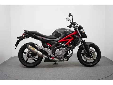 Suzuki SFV 650 A Gladius (bj 2016)