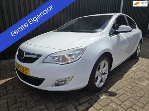 Opel Astra 1.4 Edition volledig dealer onderhouden