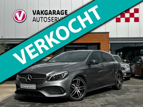 Mercedes-Benz A-klasse 180 AMG Pakket|Carplay|Camera|Afn Trehaak|18" LM|Sportstoelen|Pdc V+A.