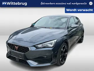 CUPRA Leon 1.4 e-Hybrid 204pk Performance DSG Automaat / Navigatie / LM 18 inch / Keyless / Kuipstoe