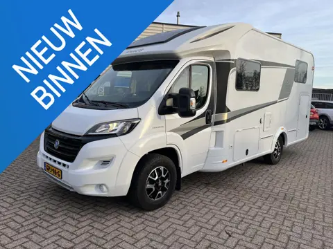 Knaus R22 R22 Knaus Platium Selectie. Zeer luxe en complete uitvoering. Uniek in staat afwerking en 