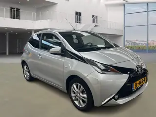 Toyota Aygo 1.0 VVT-i x-Joy! Camera! Lm! Half Leder! VERWACHT!