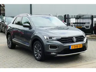 Volkswagen T-Roc 1.5 150pk TSI Sport. Adap Cruise, Camera, Navi, Full Led, StoelVerw, 17"LMV