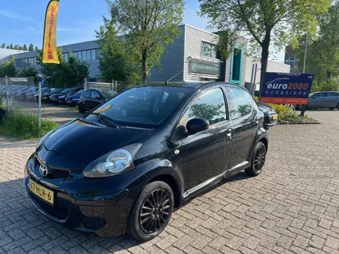 Toyota Aygo 1.0-12V - 5 DEURS - NIEUWE JAAR APK - NAP !