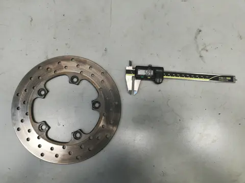ACHTER REMSCHIJF Aprilia RSV 1000 2004 - 2005
