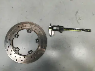 ACHTER REMSCHIJF Aprilia RSV 1000 2004 - 2005