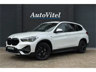 BMW X1 xDrive25e | Panodak | Sportleder | Head-Up | Trekhaak | Camera | Full Option!
