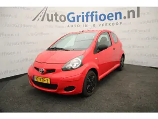 Toyota Aygo 1.0-12V Access 3 deurs met scherm met nieuwe APK bij aflevering