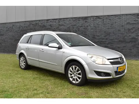 Opel Astra Wagon 1.6 Temptation Trekhaak Airco Stoelverwarming