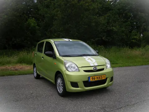 Daihatsu Cuore 1.0 Trend . 5 Deurs . Lichtmetalen velgen . Centrale deurvergrendeling . Audio . enz