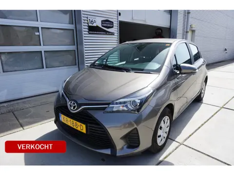 Toyota Yaris 1.3 VVT-i Now Airco|Trekhaak| (bj 2016)